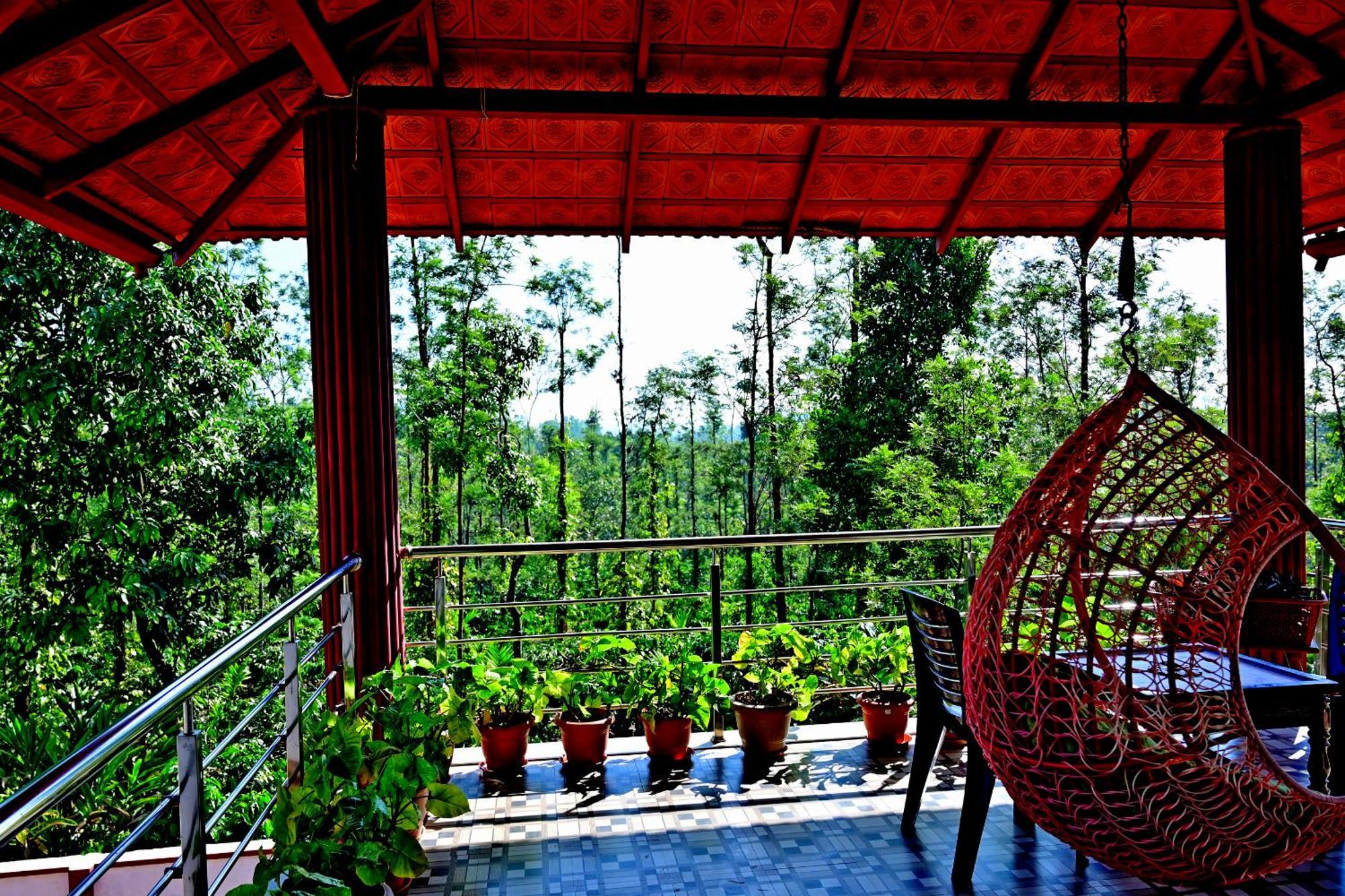 Hulihara Homestay - Full Villa, Coffee Estate & Balcony View Саклешпур Екстериор снимка