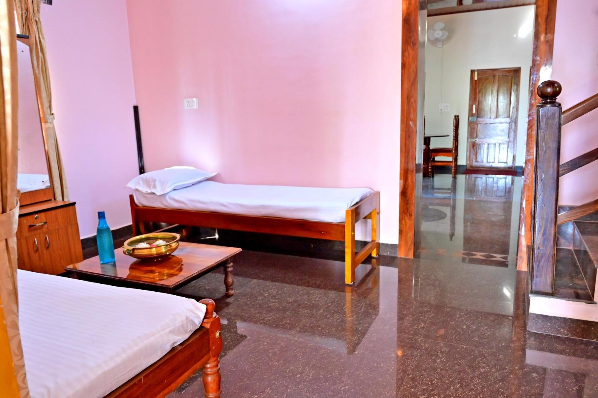 Hulihara Homestay - Full Villa, Coffee Estate & Balcony View Саклешпур Екстериор снимка