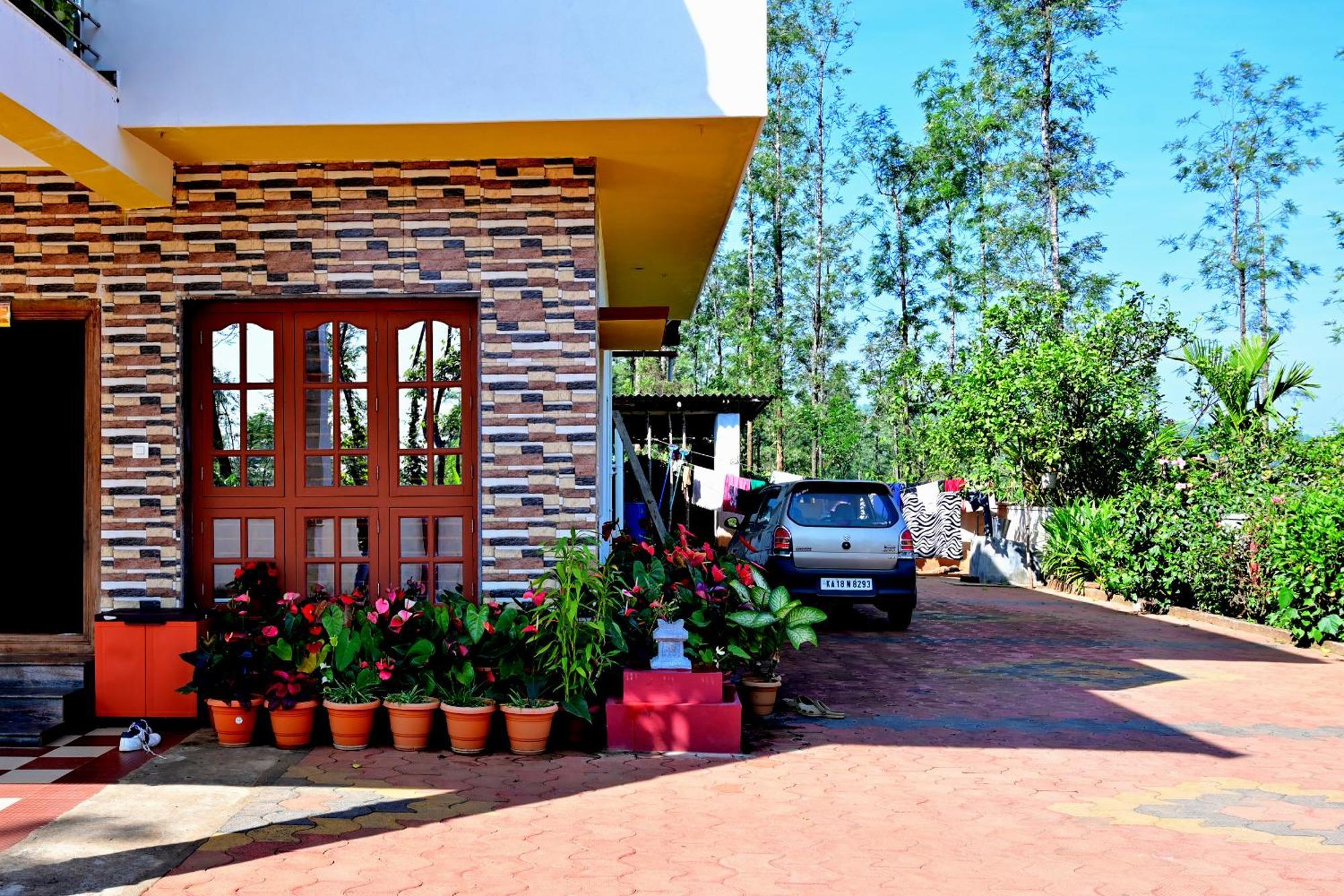 Hulihara Homestay - Full Villa, Coffee Estate & Balcony View Саклешпур Екстериор снимка