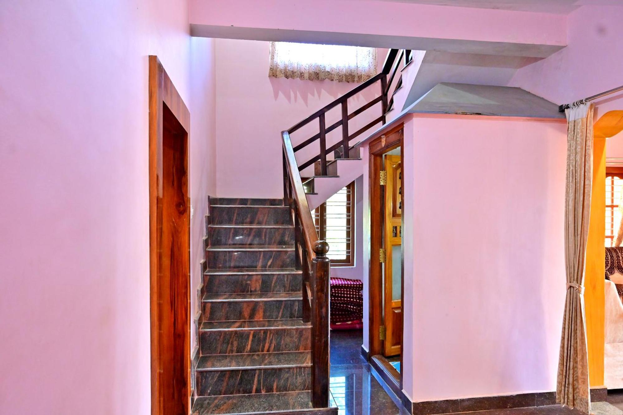 Hulihara Homestay - Full Villa, Coffee Estate & Balcony View Саклешпур Екстериор снимка
