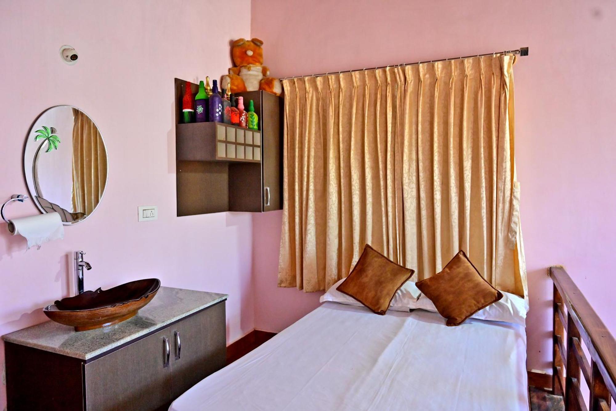 Hulihara Homestay - Full Villa, Coffee Estate & Balcony View Саклешпур Екстериор снимка